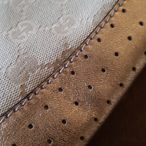 🌺FINAL SALE🌺 Gucci Monogram Messenger Bag - Picture 7 of 15